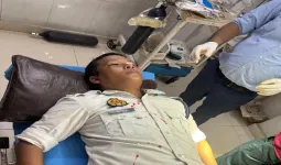चेन स्नैचर को पकड़ने में यातायात आरक्षी नवीन चौधरी ने दिखाया अदम्य साहस