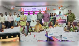 जौनपुर में 8,325 रसोइयों को बढ़ा मानदेय, मिलेंगे कैशलेस कार्ड 