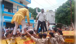धमतरी: स्वास्थ्य सुविधाओं को लेकर कांग्रेस का प्रदर्शन, ज्ञापन सौंपा