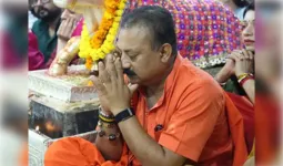 बिहार के मंत्री अशोक चौधरी ने उज्जैन महाकाल के दरबार में टेका माथा