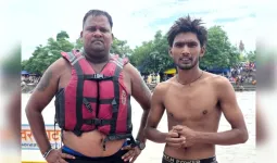 गंगा में डूब रहे शिवभक्त के लिए सुरक्षा कवच बनी जल पुलिस