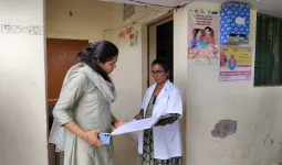 डीएम का चैलाही स्वास्थ्य केंद्र पर औचक निरीक्षण