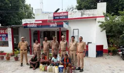 कच्ची शराब के विरुद्ध बड़ा एक्शन: 53 लीटर शराब के साथ चार गिरफ्तार, 200 किलो लहन नष्ट