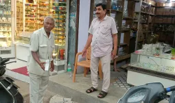 जैन मन्दिर में लगा पत्थर गिरने के दौरान दुकानदार बाल-बाल बचा