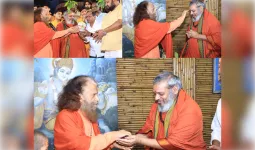 स्वामी वेदविद्यानन्द ने स्वामी चिदानन्द से की भेंट, हुआ स्वागत