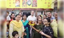 रायबरेली में राहुल गांधी का जनता दरबार, फरियादियों की उमड़ी भीड़