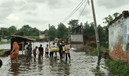 बरोठा रपटा पर तेज बहाव के बावजूद सुरक्षा के इंतजाम नहीं, ग्रामीणों ने लगाया लापरवाही का आरोप