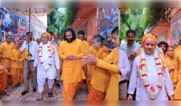 परमार्थ निकेतन में गौवत्स राधाकृष्ण के आगमन पर भव्य स्वागत
