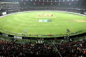 पानी को तरसते बेंगलुरू में कैसे होंगे आईपीएल के मैच