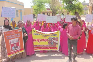ऑगनवाडी. कार्यत्रियों  ने जागरूकता रैली निकाल दिया मतदान करने का संदेश