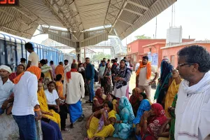 मालगाड़ी की चपेट में आने से महिला रेलकर्मी की दर्दनाक मौत