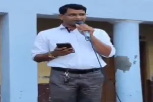 ‘कांवड़ लेने मत जाना, तुम ज्ञान का दीप जलाना’ बयान पर यूपी में विवाद 