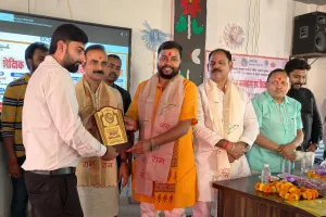Chandauli news: डबल ईंजन की सरकार में शिक्षा के साथ शिक्षकों को मिल रहा सम्मान