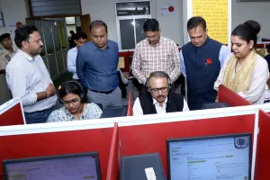  मुख्य सचिव श्रीनिवास व पुलिस महानिदेशक शर्मा ने किया 181 हेल्पलाइन केंद्र का निरीक्षण