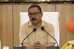 सरकारी भूमि को खुर्द बुर्द करने पर डीएम ने की कठोर कार्यवाही