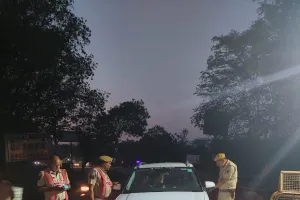  प्रदेशभर में सघन नाकाबंदी अभियान : 727 पॉइंट्स पर पुलिस की बड़ी कार्रवाई