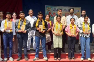 एम0एल0डी0वी0 पब्लिक इण्टर काॅलेज में मेधावी छात्र-छात्राओं का हुआ सम्मान-समारोह