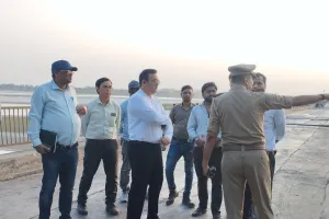 बहराइच: डीएम ने किया संजय सेतु का निरीक्षण, मलमास में महादेवा मेले के लिए तैयार होगा स्पेशल ट्रैफिक रूट