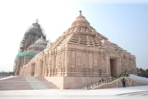 जगन्नाथ परंपरा को लेकर टकराव: दीघा मंदिर में पत्थर बनाम लकड़ी प्रतिमा पर बढ़ा विवाद