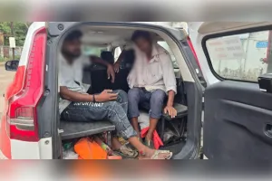 डायल-112 के जवानों ने सड़क दुर्घटना में घायल 3 लोगों को त्वरित सहायता से पहुँचाया अस्पताल