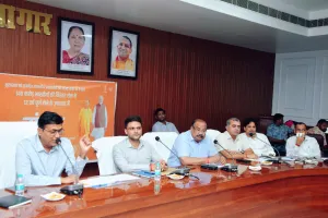 सुशासन व लोक-कल्याण के संकल्प को प्रबुद्ध वर्ग के सहयोग से मिलेगी और गति : डीएम