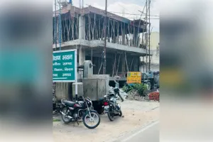 बेसमेंट से तीसरी मंजिल तक पहुंचा निर्माण, विभाग को नहीं लगी भनक