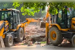 सीतापुर: अलसुबह ज़मींदोज़ किया गया सपा कार्यालय