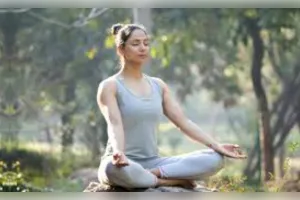  जानें अपनी राशि के अनुसार योग जो करे  तन-मन को स्वस्थ और दे लाभ
