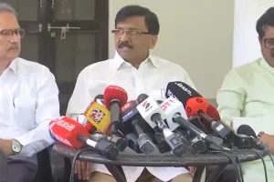 Maharashtra: संजय राउत का दावा- बागी सांसदों को दिए गए 15 करोड़ एडवांस?