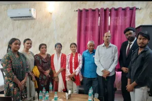 रिटायर्ड जिला जज ने शिक्षिकाओं को बताए प्रभावी शिक्षण के गुर