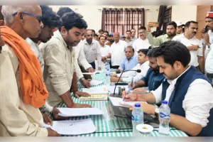 सोशल मीडिया पर रिश्वत लेने का वीडियो वायरल होने के मामले में डीएम ने की तत्काल कार्रवाई, राजस्व निरीक्षक निलंबित