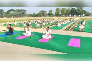 12वें अंतरराष्ट्रीय योग दिवस के अवसर पर पुलिस लाइन में सामूहिक योगाभ्यास कार्यक्रम 