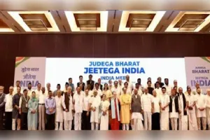 एक्सक्लूसिव: दिल्ली में साथ... फतेहपुर में अलग! इंडिया गठबंधन की जमीनी हकीकत पर उठे बड़े सवाल