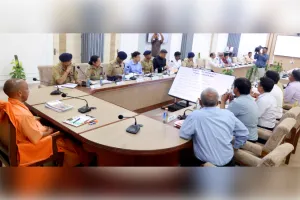 कांवड़ यात्रा के दौरान सुरक्षा से समझौता नहीं, अफवाह फैलाने वालों पर करें सख्त कार्रवाई : सीएम योगी