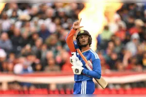   विराट कोहली के स्पेशल क्लब में शामिल होने से अभिषेक सिर्फ 16 रन दूर