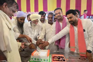 अखिलेश यादव के जन्मदिन पर सपा कार्यकर्ताओं ने किया पौधरोपण का संकल्प, पर्यावरण संरक्षण का दिया संदेश