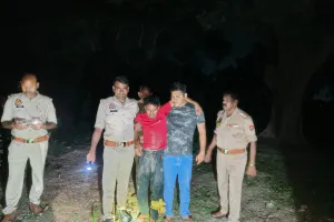 सराय अकिल में गोकशी गिरोह से पुलिस की मुठभेड़, ₹25 हजार का इनामी बदमाश पैर में गोली लगने से घायल