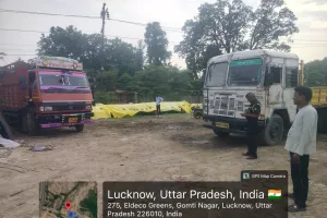 अयोध्या से ट्रक भर मेडिकल वेस्ट लाकर केजीएमयू के डंप यार्ड में फेंका जा रहा था,नगर निगम ने पकड़ा