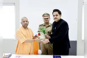 मुख्यमंत्री से जिलाधिकारी चर्चित गौड़ एवं पुलिस अधीक्षक अभिषेक वर्मा ने की भेंट