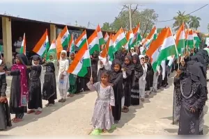 हरियाणा के नूंह में मदरसा छात्राओं ने निकाली तिरंगा यात्रा