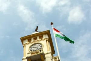 कोलकाता बंदरगाह पर लहराया 197 फीट ऊंचा तिरंगा