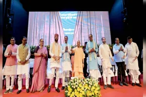 यूपी में 2017 के पहले सपाई हड़प लेते थे गरीबों का राशन कार्ड : योगी
