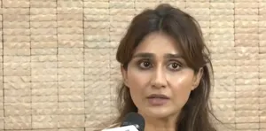 FIR की खबर में गलत फोटो इस्तेमाल होने पर भड़कीं अभिनेत्री अंतरा बनर्जी, कानूनी कार्रवाई की चेतावनी