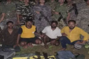 गुमला में पुलिस की बड़ी कार्रवाई, 5 लाख के इनामी JJMP सबजोनल कमांडर समेत चार गिरफ्तार
