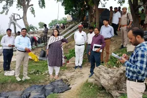 तटबंध की सुरक्षा को सर्वाेच्च प्राथमिकता देते हुए की जाय निगरानी - डीएम 