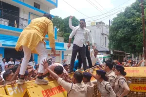 धमतरी: स्वास्थ्य सुविधाओं को लेकर कांग्रेस का प्रदर्शन, ज्ञापन सौंपा