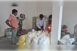 कानपुर में सीज 398 किलो हल्दी गायब, तीन पर मुकदमा