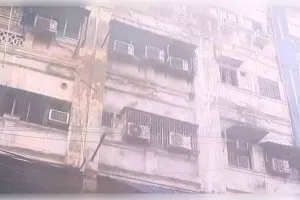 कोलकाता होटल अग्निकांड में 9 मौतें, अग्निसुरक्षा पर सवाल