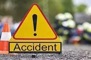 नोएडा में तेज रफ्तार कार ने बाइक को मारी टक्कर, युवक की मौत