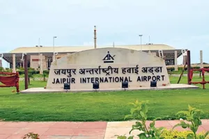 जयपुर एयरपोर्ट हादसा: उड़ान भरने से पहले विमान से भिड़ा ग्राउंड वाहन
